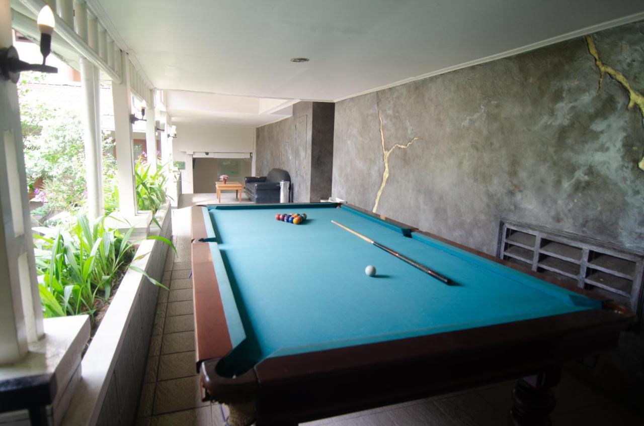 Country Heritage Hotel Surabaya Exterior foto