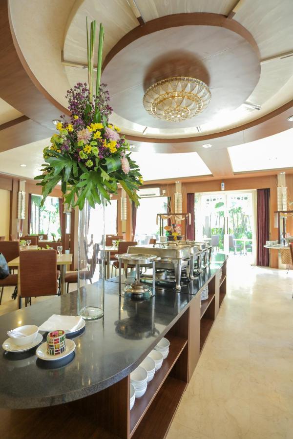 Country Heritage Hotel Surabaya Exterior foto