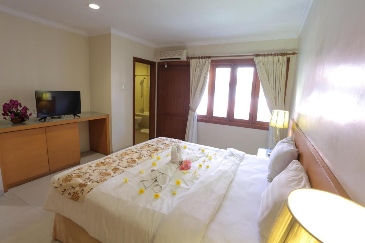 Country Heritage Hotel Surabaya Exterior foto